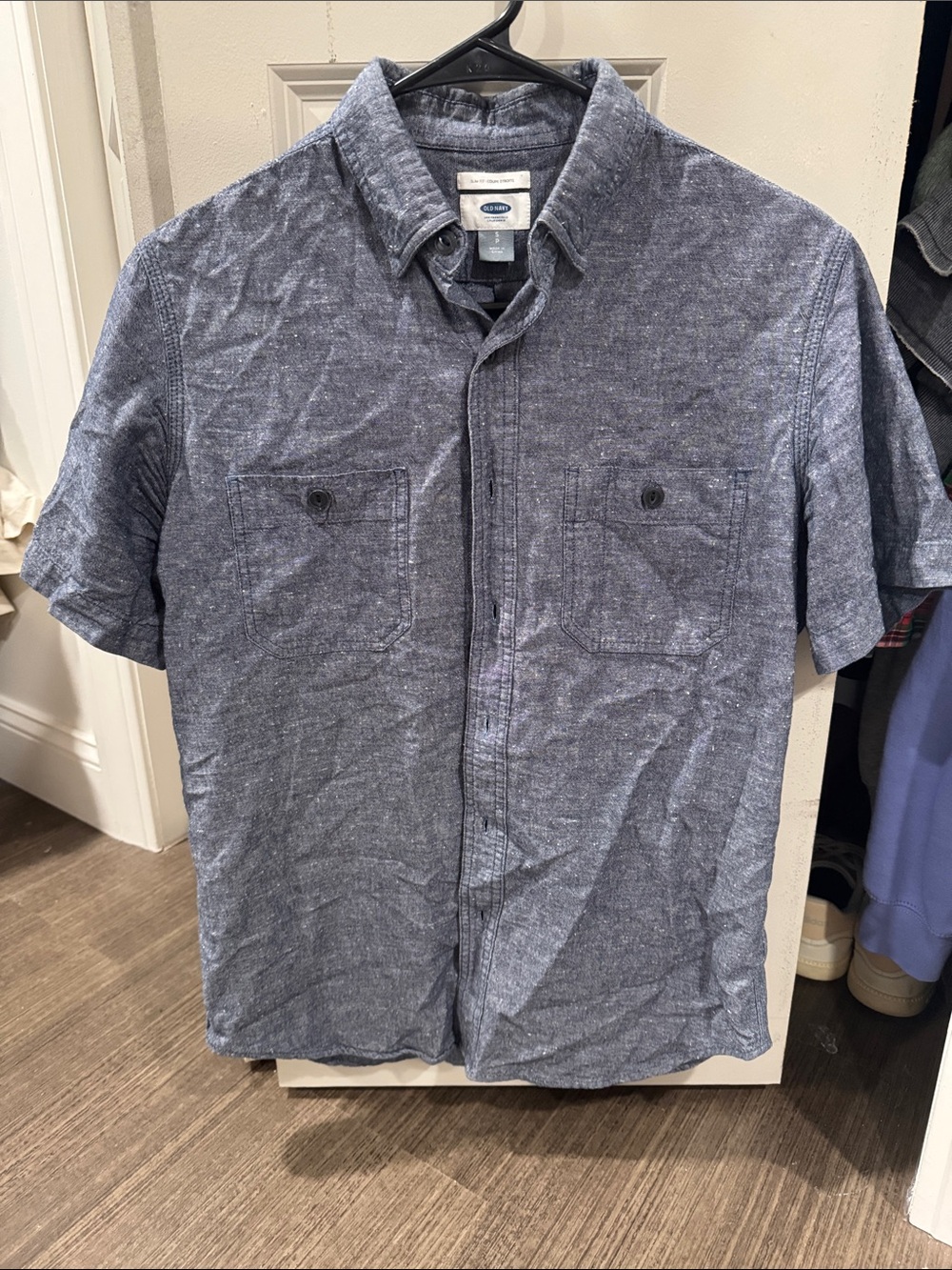 Old Navy Men's Short-Sleeve Button-Down Shirt in Heathered Navy